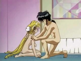 Phim hoạt hình cô gái tóc vàng bé bắt khỏa thân trong giường