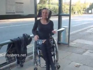 Paraprincess afara exhibiționism și intermitent wheelchair legat gagica arată