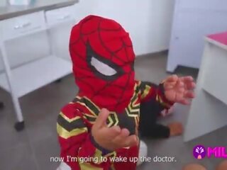 Trpaslík spider-man defeats clinics thief a vynikajúci maryam saje jeho cock&period;&period;&period; hero alebo villain&quest;