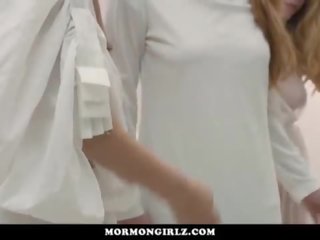 Mormongirlz- două fete deschis în sus roșcate pasarica