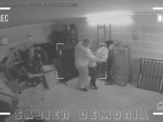 Cctv footage de sexy adolescente sabien demonia consiguiendo follada en culo por escuela trabajador