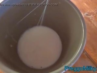 我的 lactation 乳房 噴出 聽 到 該 聲音 的 乳房 牛奶